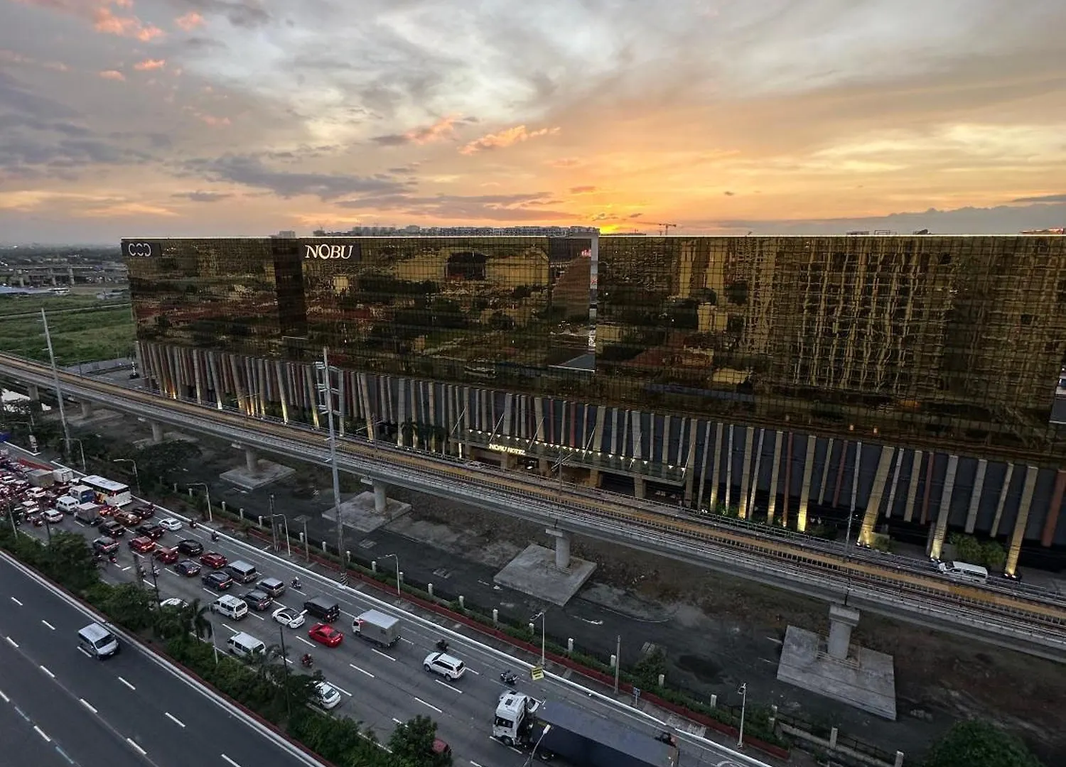 Luxury Penthouse hotel near City of Dreams Airport Okada Solaire Casino0 Manila Apartment