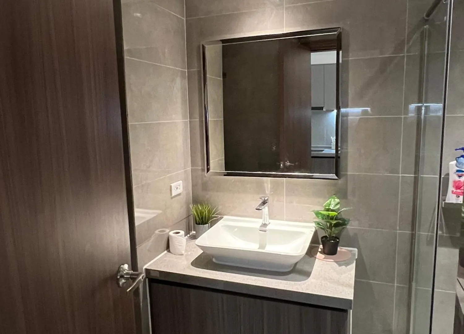 Luxury Penthouse hotel near City of Dreams Airport Okada Solaire Casino0 Manila Apartment