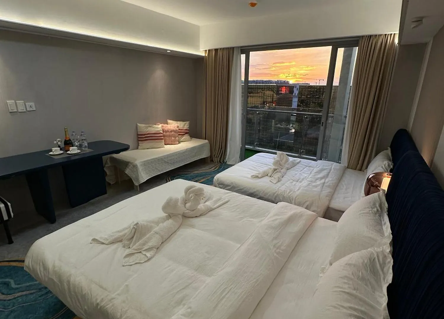 Apartment Luxury Penthouse hotel near City of Dreams Airport Okada Solaire Casino0 Manila